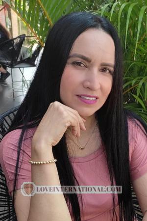 204198 - Jessenia Age: 44 - Colombia