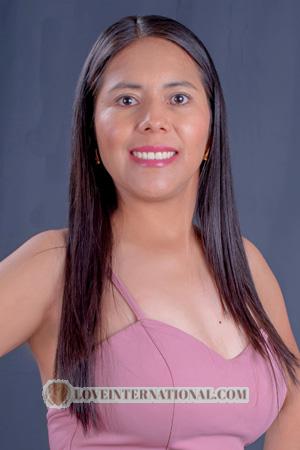 223585 - Flora Age: 38 - Bolivia